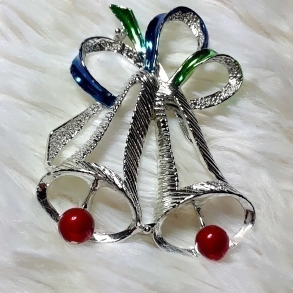 Gerrys Signed Holiday Bell Brooch